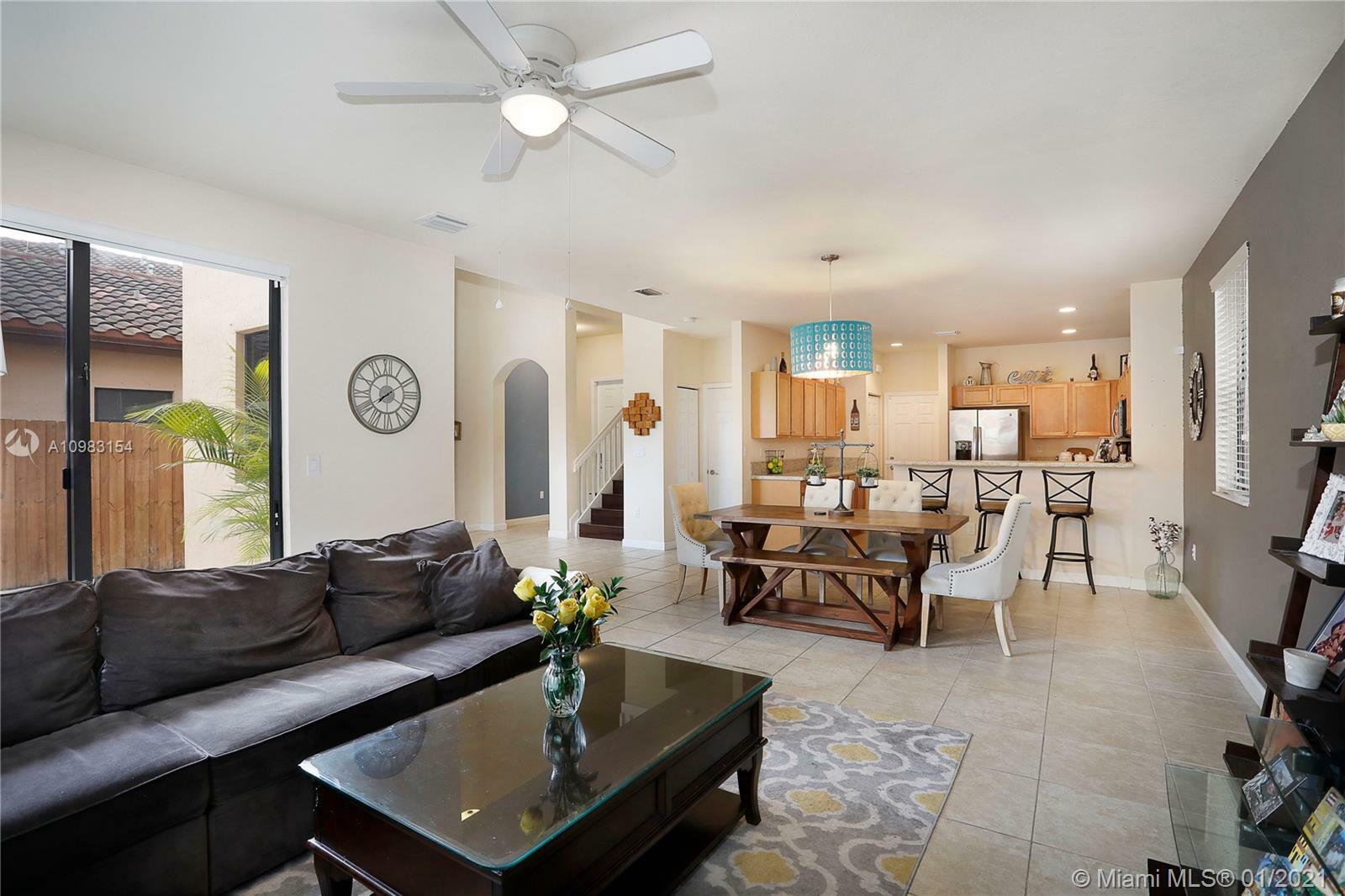 Property Photo: 557 SE 34th Ave FL 33033