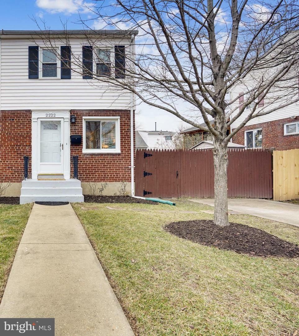 Property Photo: 2222 Rollins Drive VA 22307