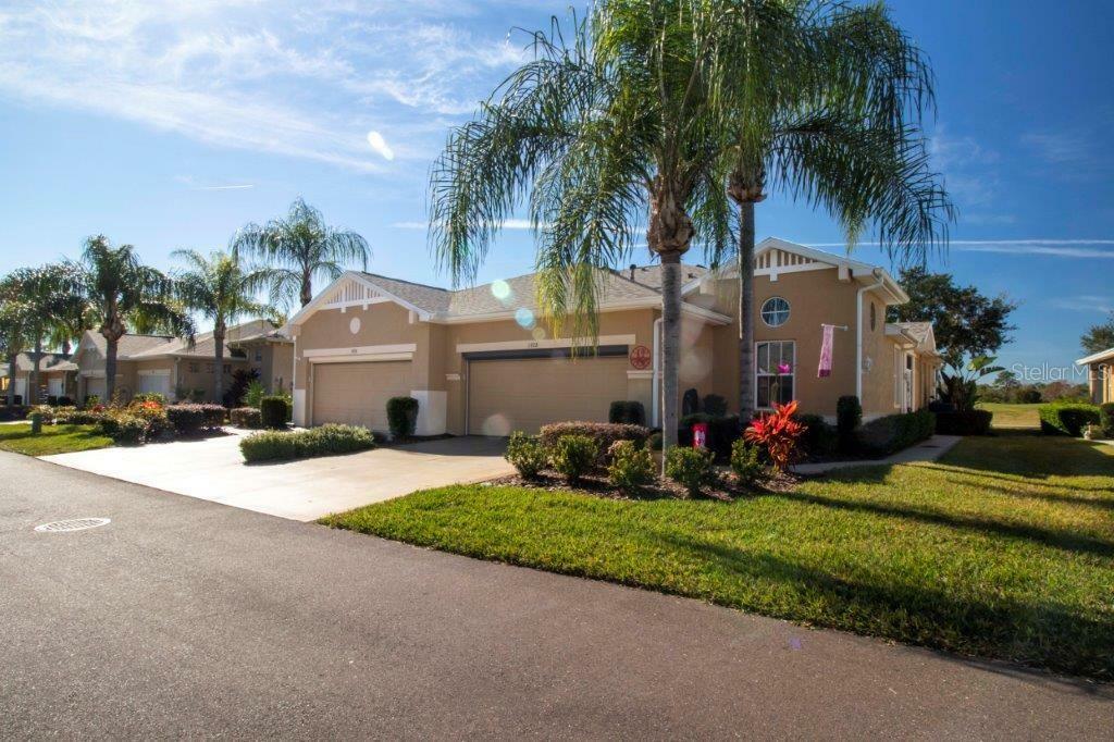 Property Photo:  1928 Inverness Greens Drive  FL 33573 