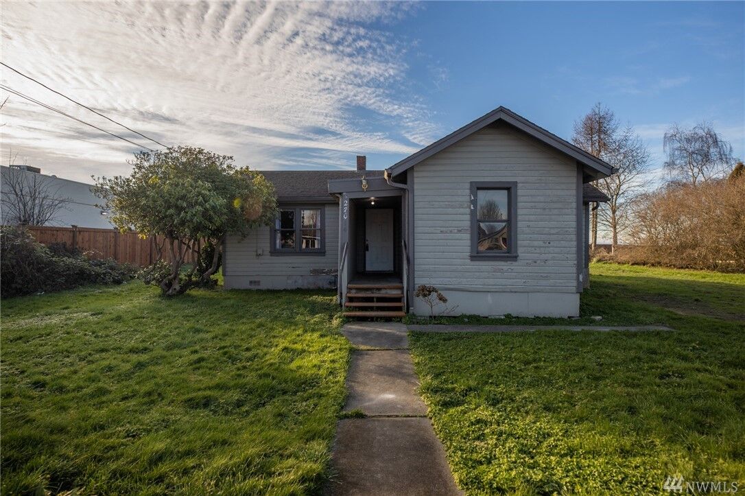 Property Photo: 27014 104th Dr NW WA 98292