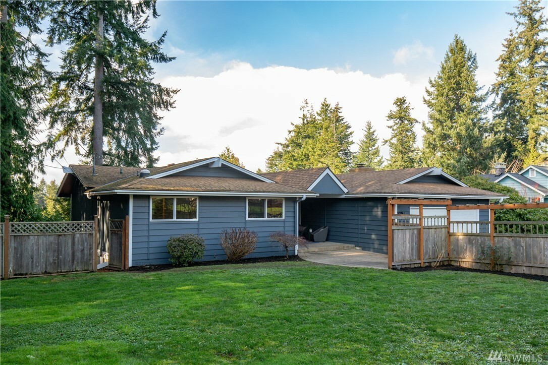 Property Photo:  22714 98th Ave W  WA 98020 