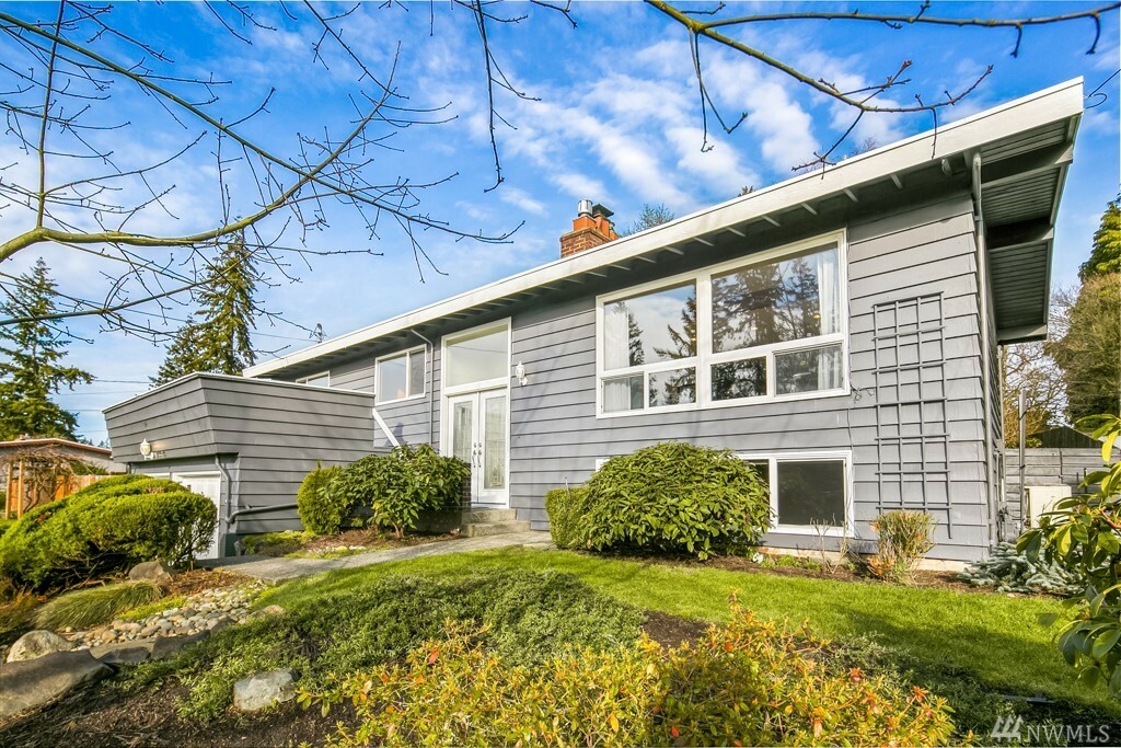 Property Photo:  16634 SE 8th St  WA 98008 