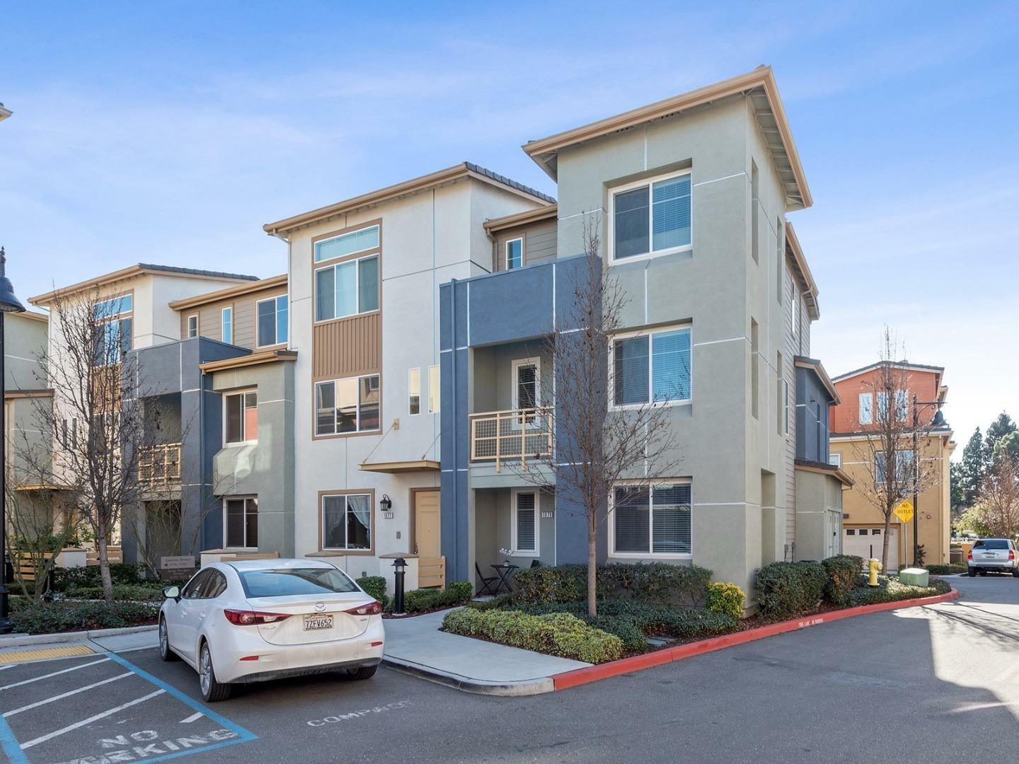 Property Photo: 1079 Santa Tuscana Terrace CA 94085