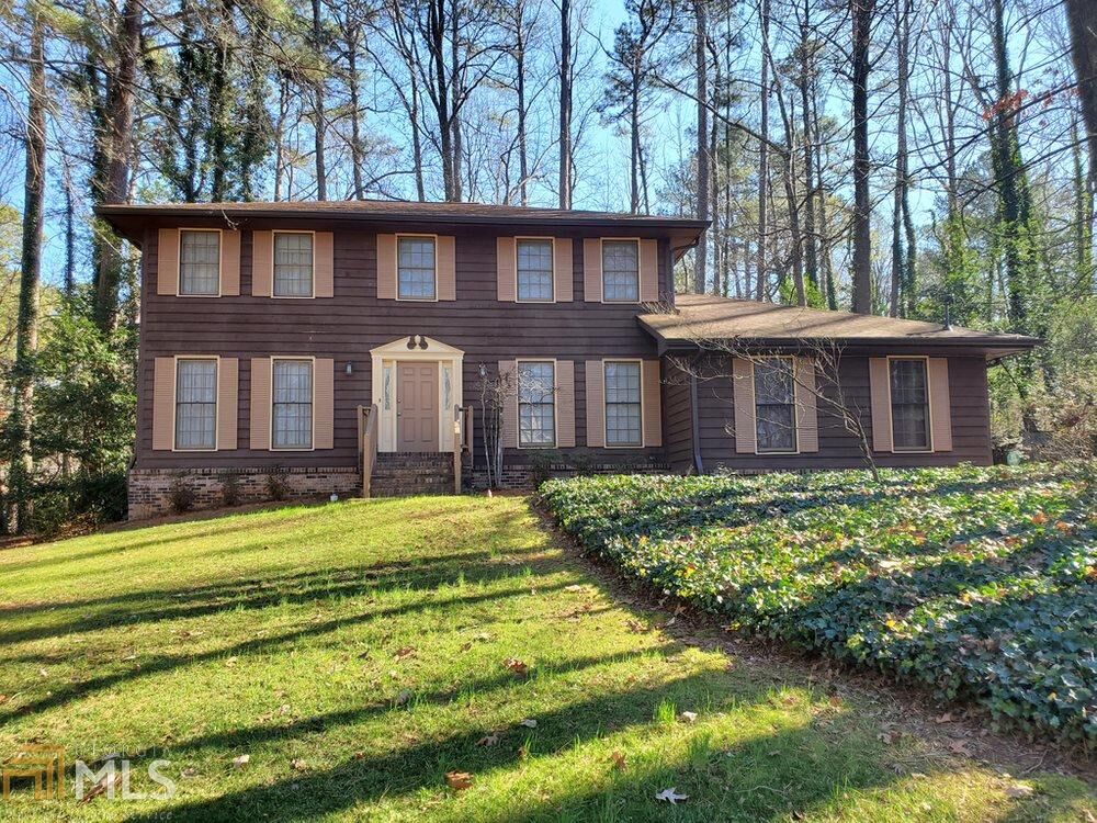 Property Photo: 1003 Willow Run GA 30088