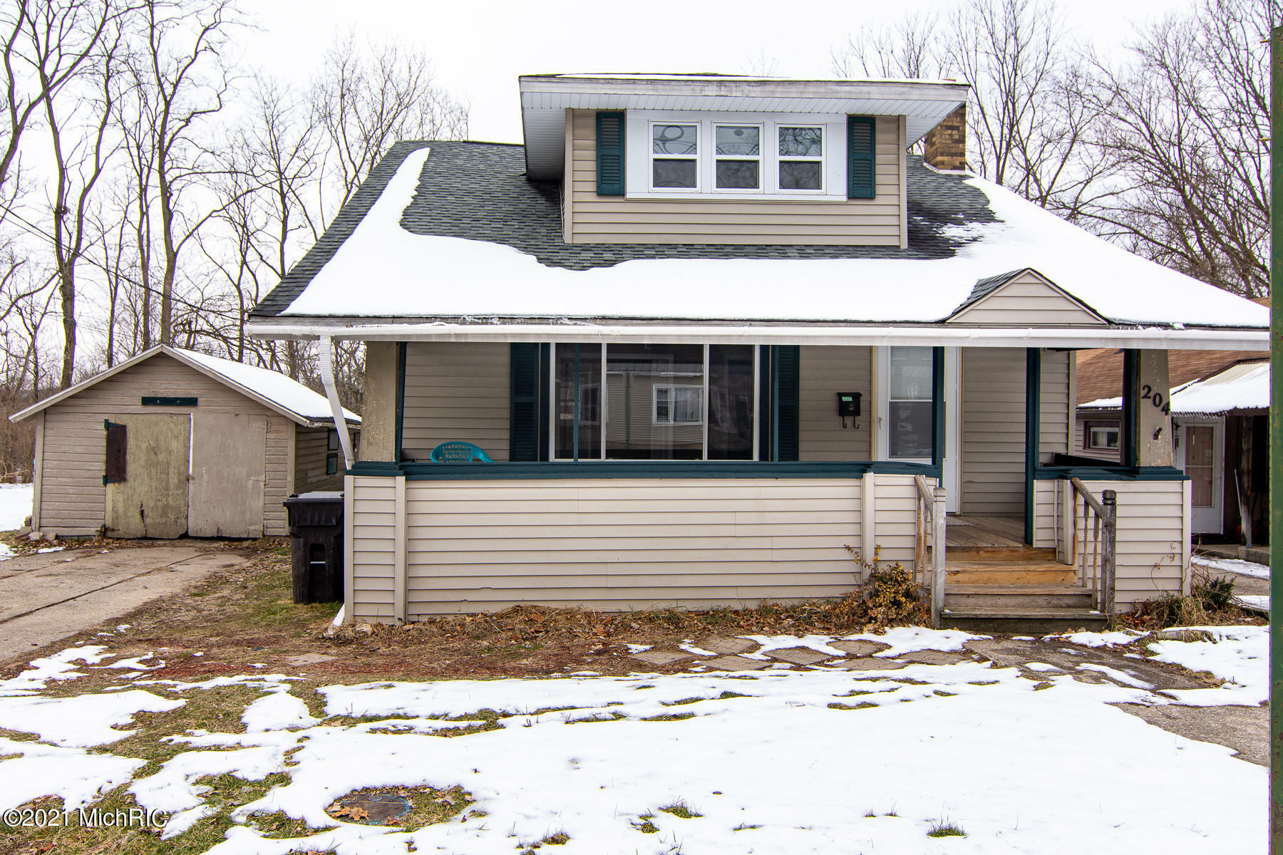 Property Photo:  204 S 3rd Street  MI 49120 