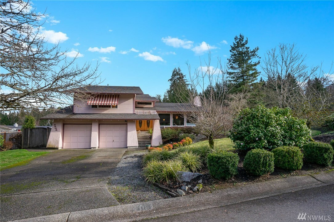 Property Photo: 2404 182nd Ave NE WA 98052