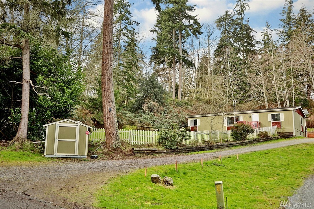 Property Photo:  2477 Huckleberry Lane  WA 98260 