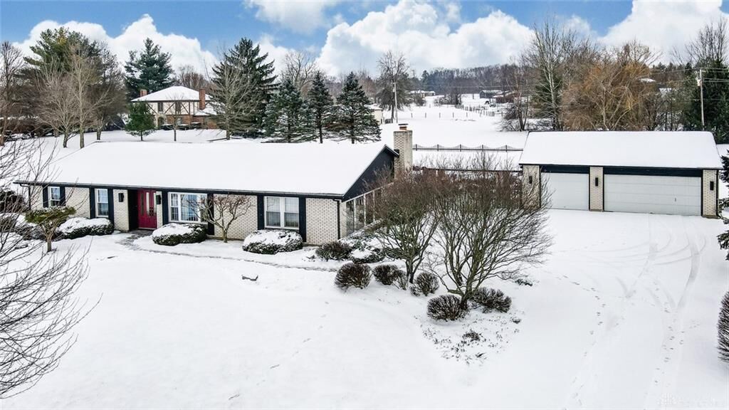 Property Photo: 5144 E State Route 571 OH 45371