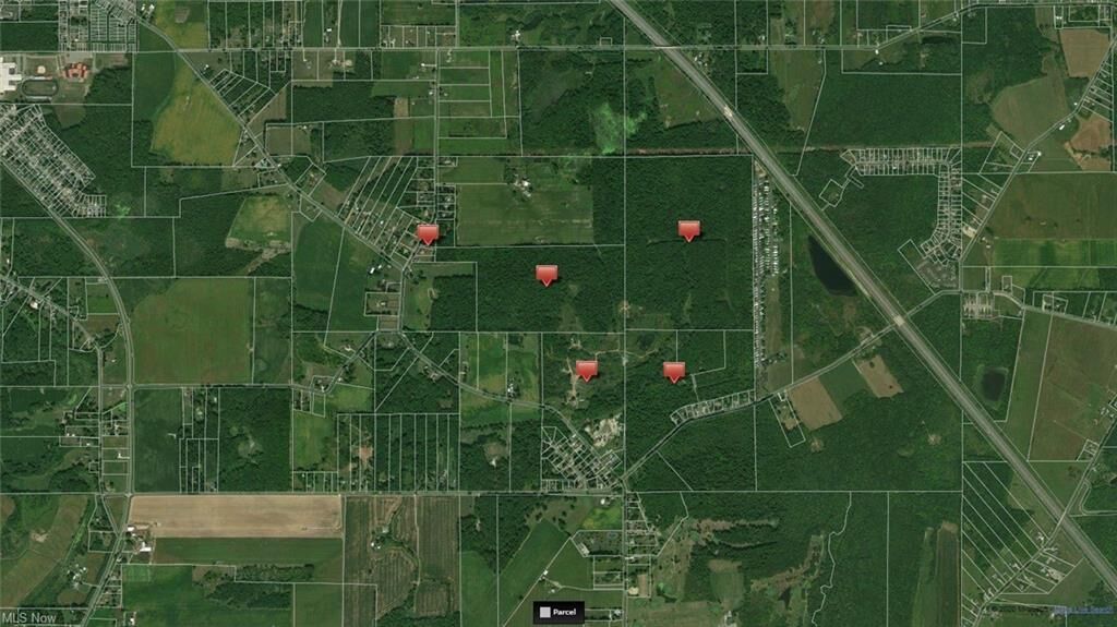 Property Photo: 2965 Newton Tomlinson Road OH 44444