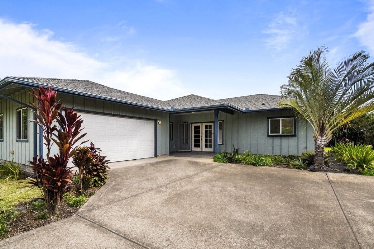 Home for sale in Naalehu 941440 Kia Kahi St, Naalehu, HI 96772