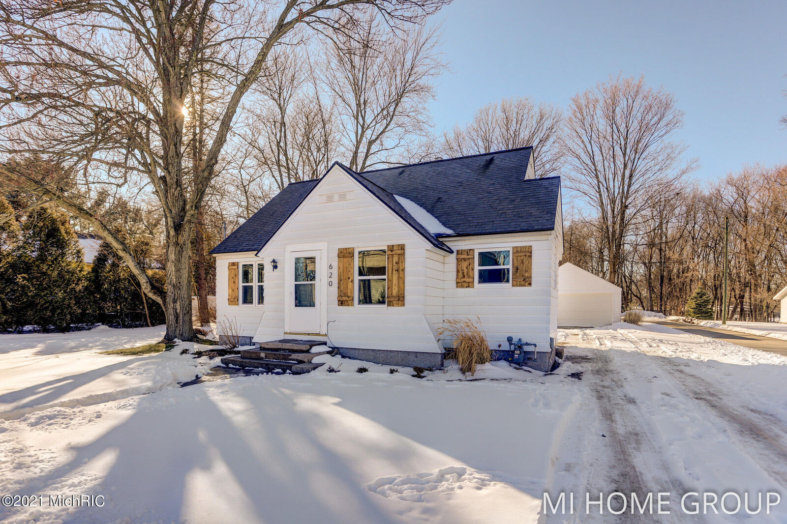 Property Photo:  620 S 160th Avenue  MI 49423 