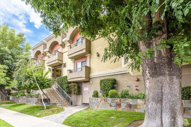 Property Photo:  7045 Woodley Avenue 127  CA 91406 