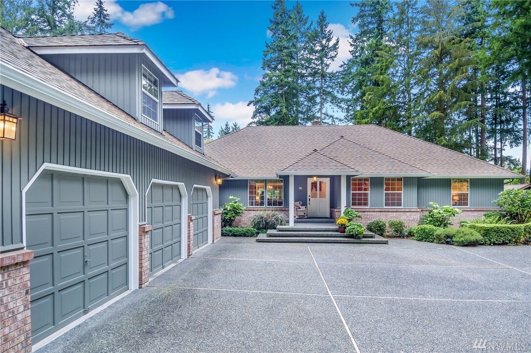 Property Photo: 5112 99th Ave NE WA 98258