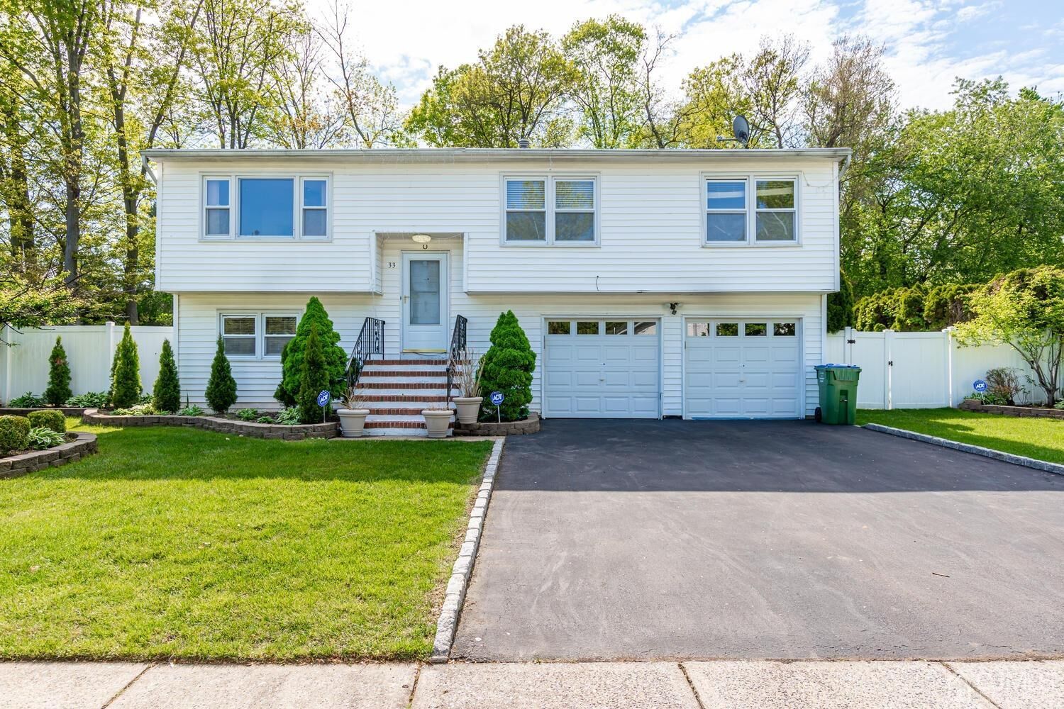 Property Photo: 33 E Kingsbridge Drive NJ 08820
