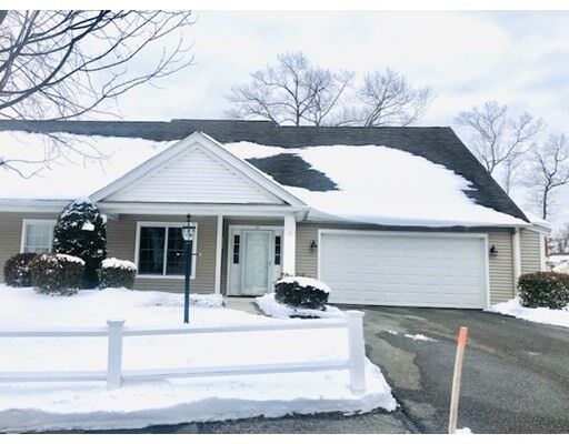 Property Photo: 14 Lodge Ln 14 MA 01095