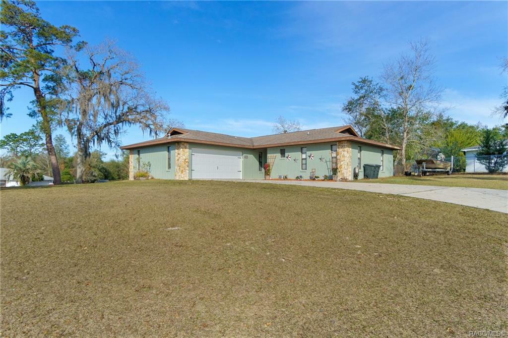 Property Photo:  1620 S Windmere Point  FL 34452 