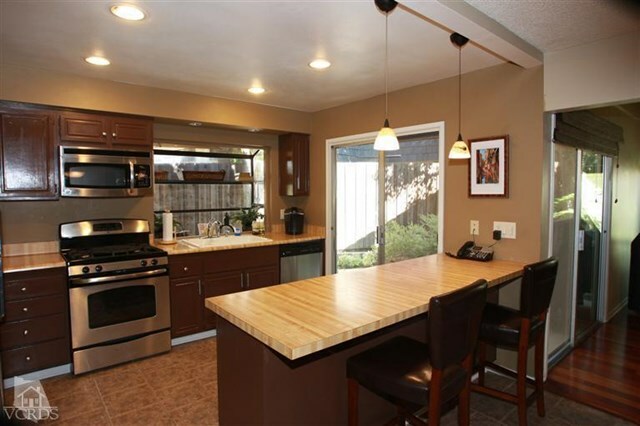 Property Photo:  1515 Redwood Circle  CA 91360 