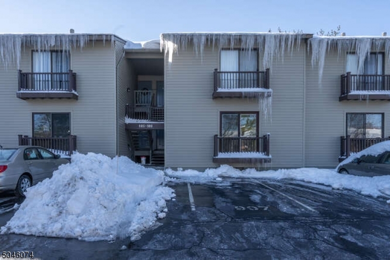 Property Photo: 907 Spruce Hills Dr NJ 08826
