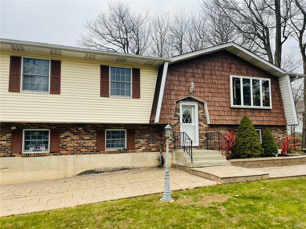 Property Photo: 2052 Minqua Trail PA 18466