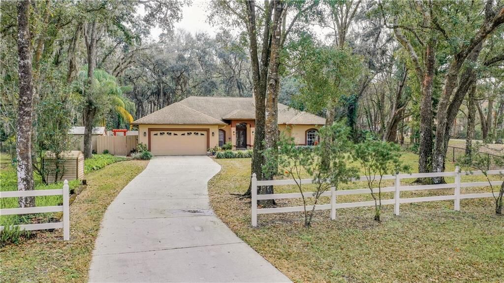 Property Photo:  25263 Bunting Circle  FL 34639 
