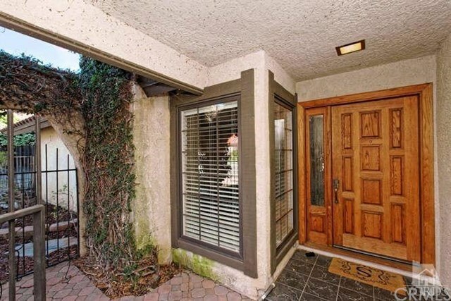 Property Photo:  2238 E Brower Street  CA 93065 