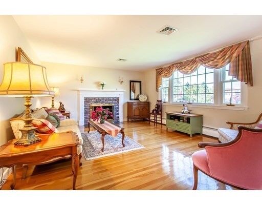 Property Photo: 171 Hawthorne Ln MA 01742
