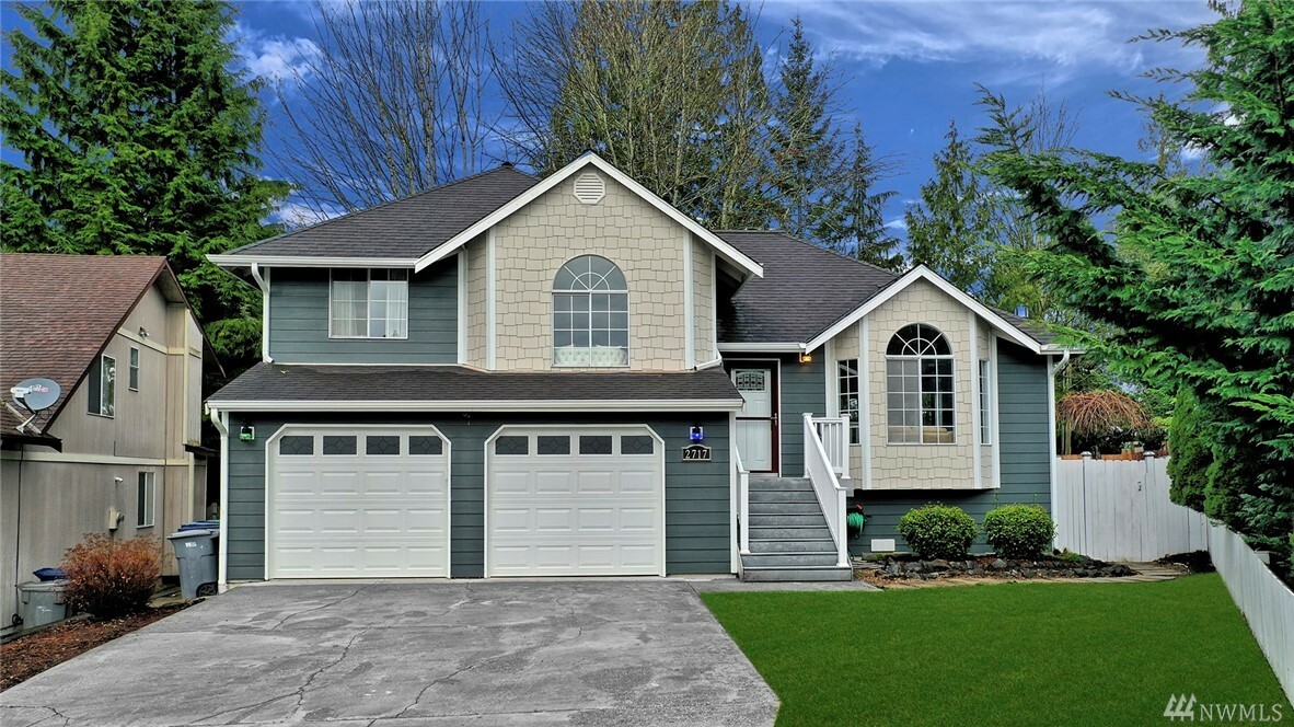 Property Photo:  2717 106th Dr NE  WA 98258 