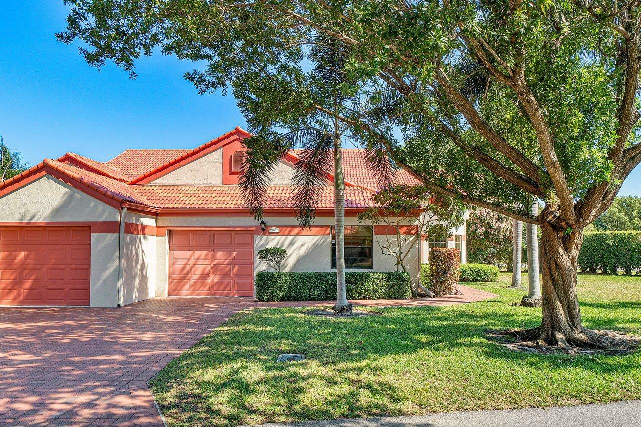 Property Photo:  7565 Lexington Club Boulevard B  FL 33446 