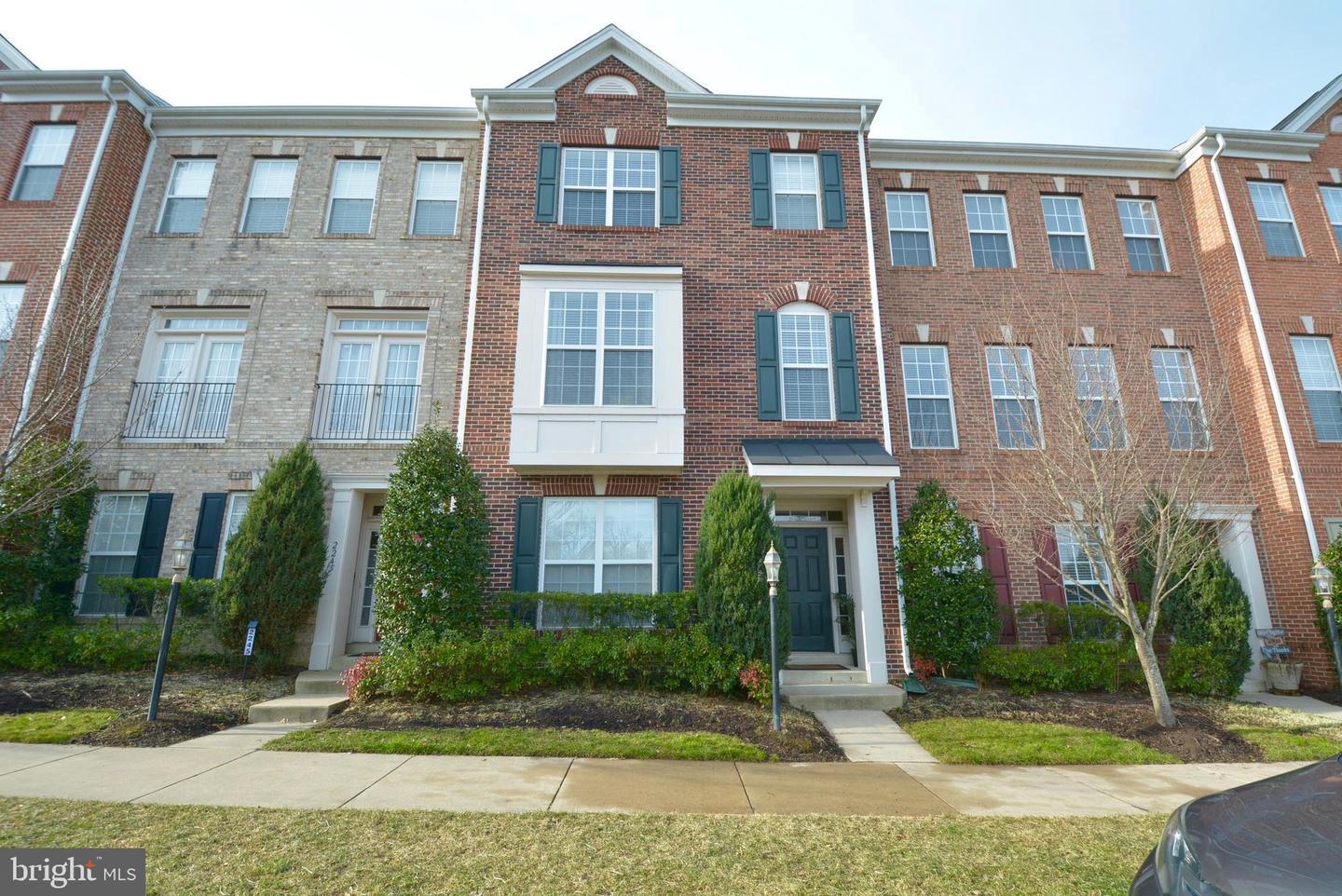 Property Photo: 2247 Potomac Club Parkway VA 22191