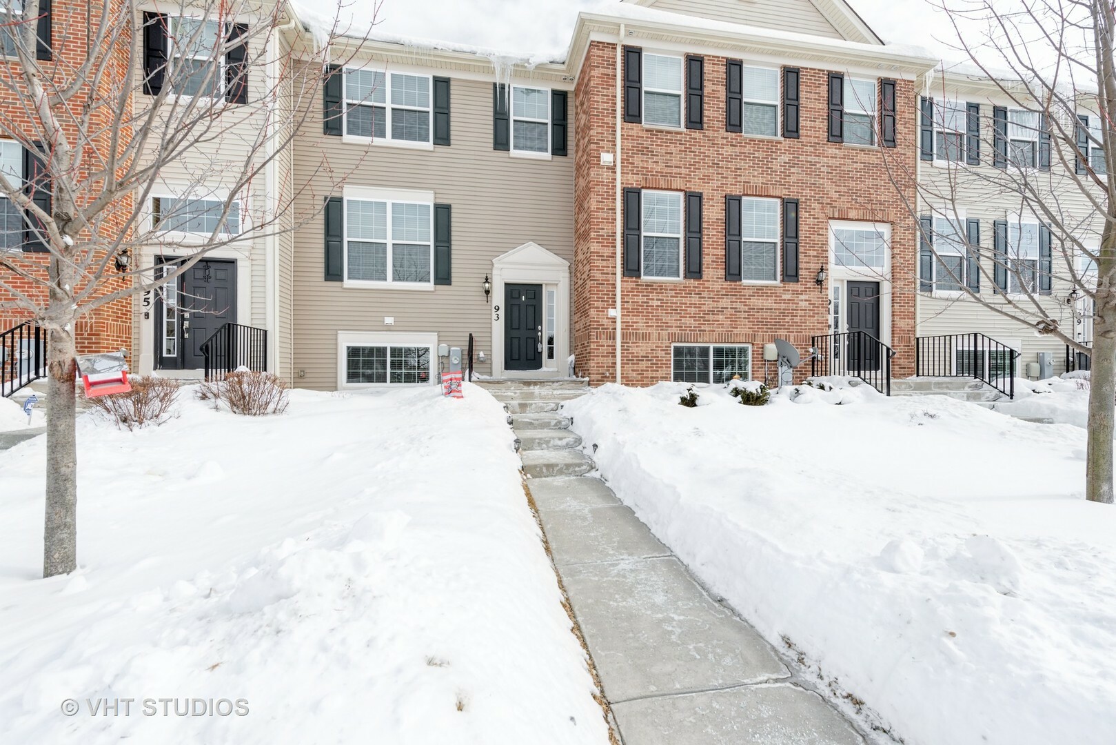 Property Photo:  93 Valencia Parkway  IL 60136 