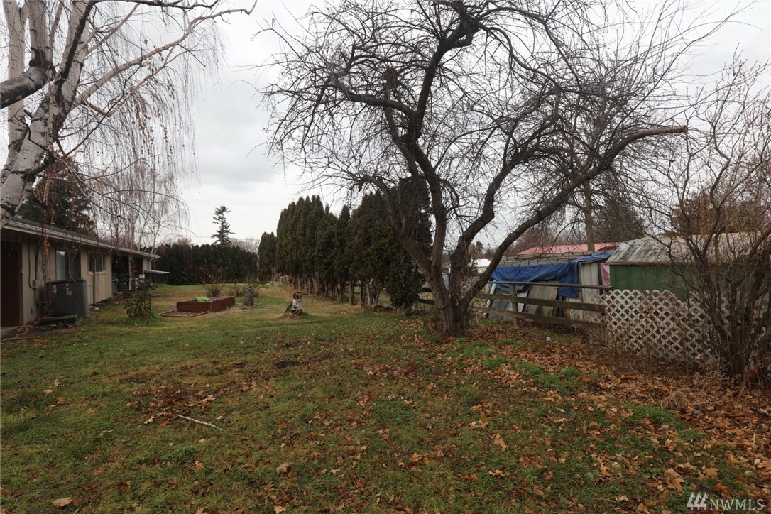 Property Photo:  1857 Reser Rd  WA 99362 