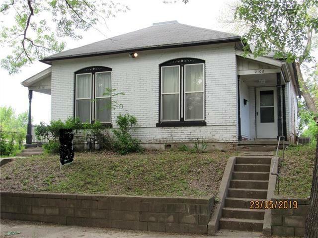 Property Photo:  2108 S 14 Street  MO 64503 