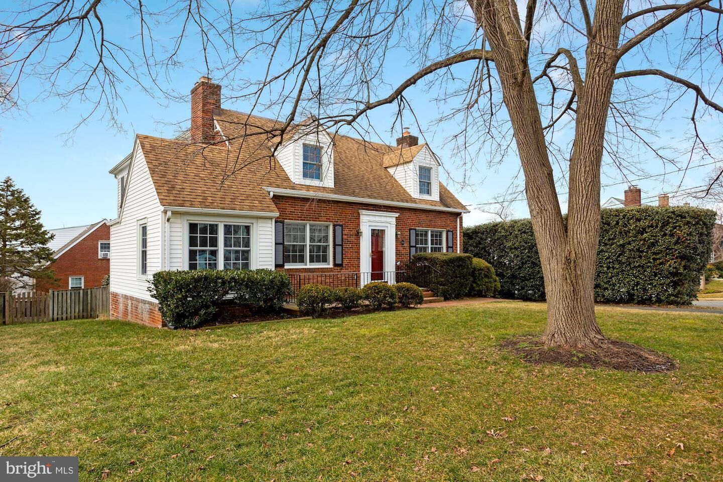 Property Photo:  2510 N Columbus Street  VA 22207 
