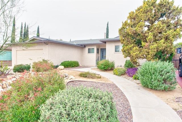 Property Photo: 10341 Aldea Avenue CA 91344