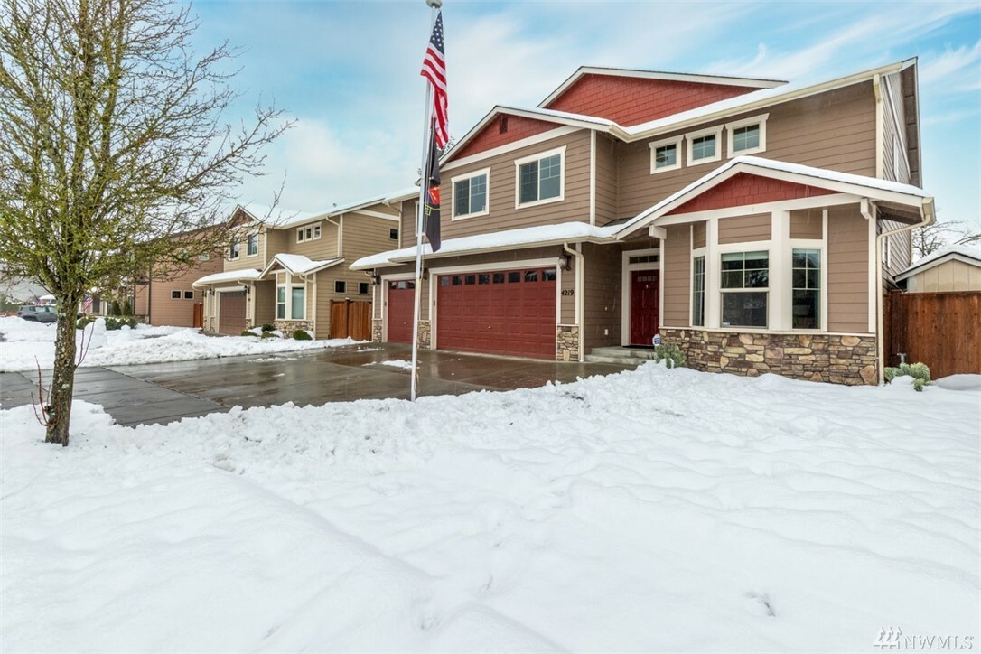 Property Photo: 4219 189th Place NE WA 98223