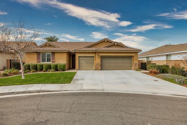 Property Photo:  35253 Goldthread Lane  CA 92563 