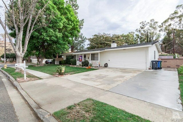 Property Photo:  2848 Rosette Street  CA 93065 