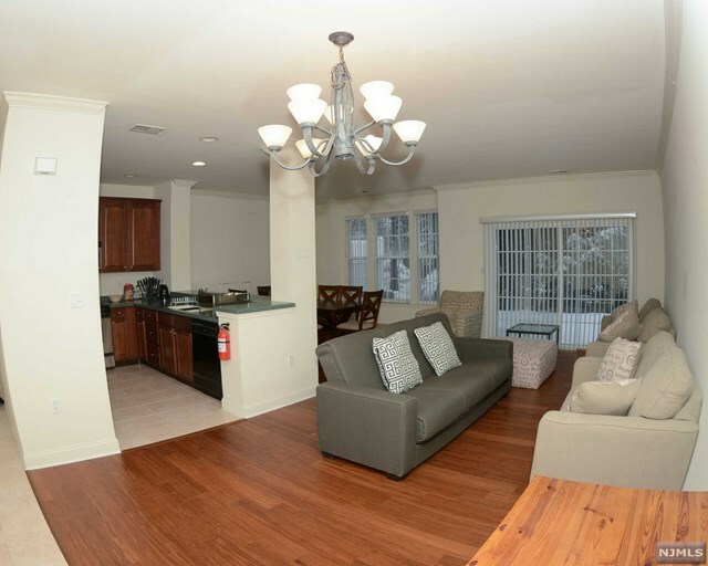 Property Photo:  176 River Walk Way  NJ 07014 