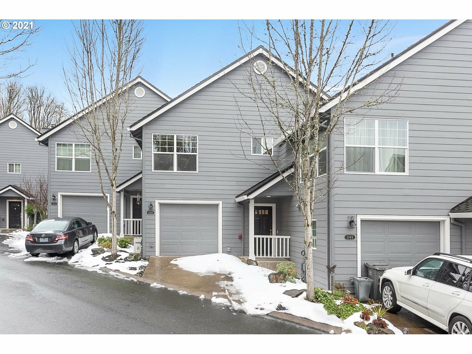 Property Photo: 1739 NW Miller Hill Ct OR 97229