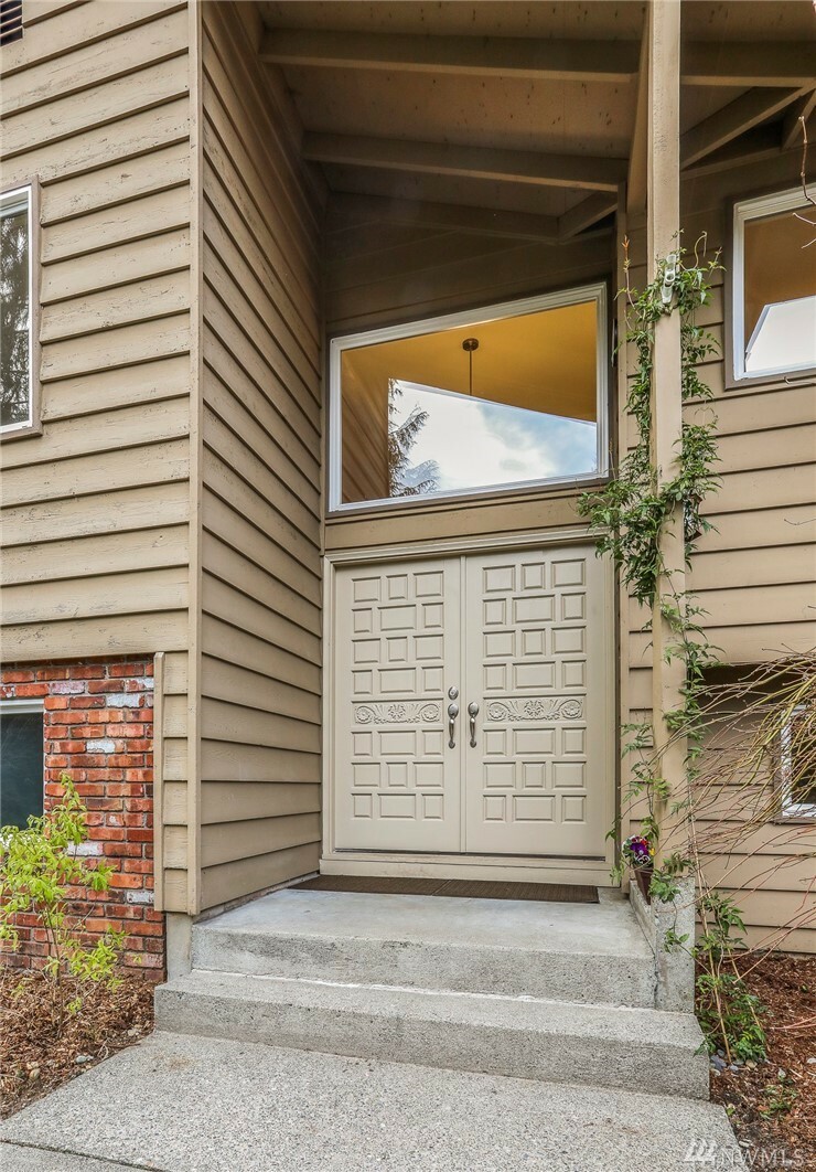 Property Photo:  6030 NE 204th St  WA 98028 