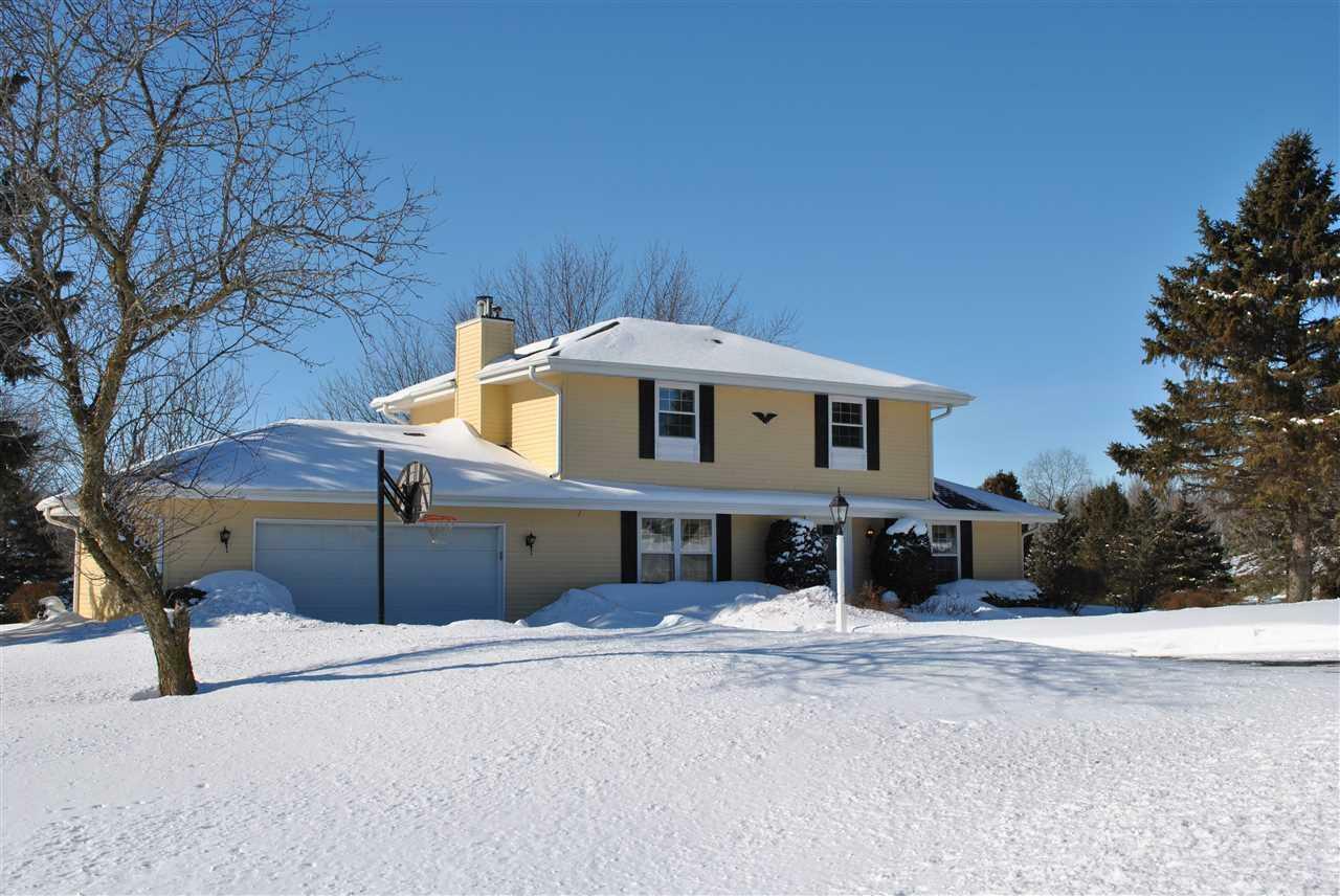 Property Photo:  W244 N8837 Cordell Ln  WI 53089 