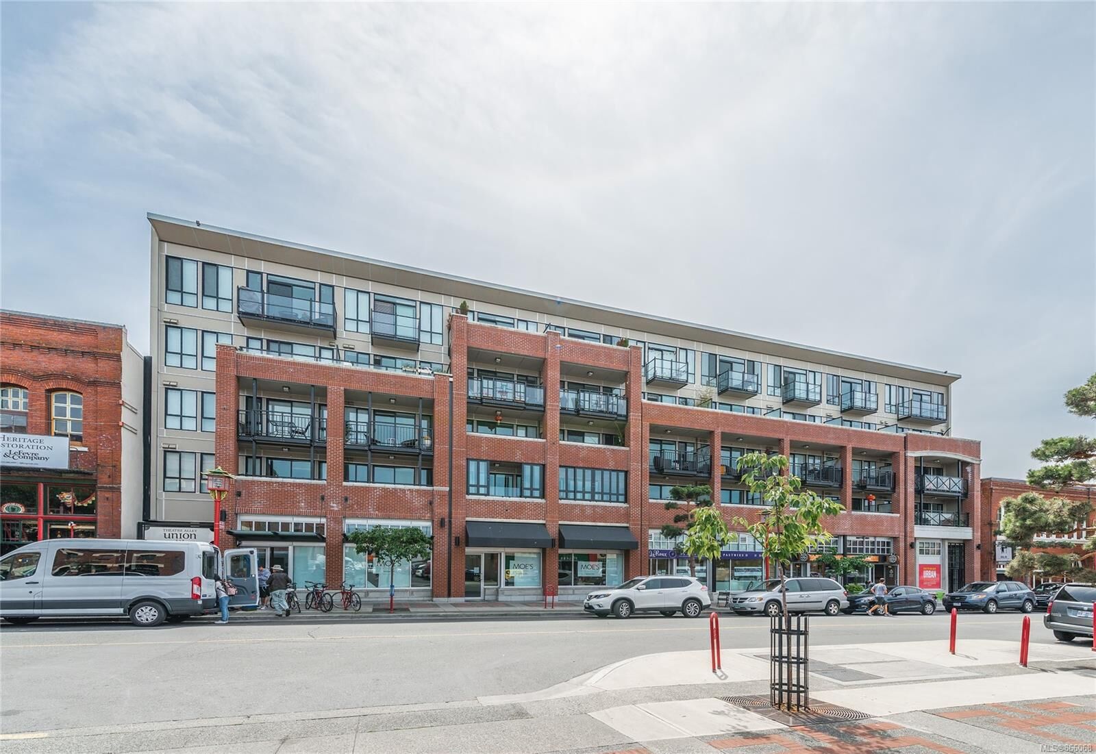 Property Photo: 517 Fisgard St 213 BC V8W 0C5