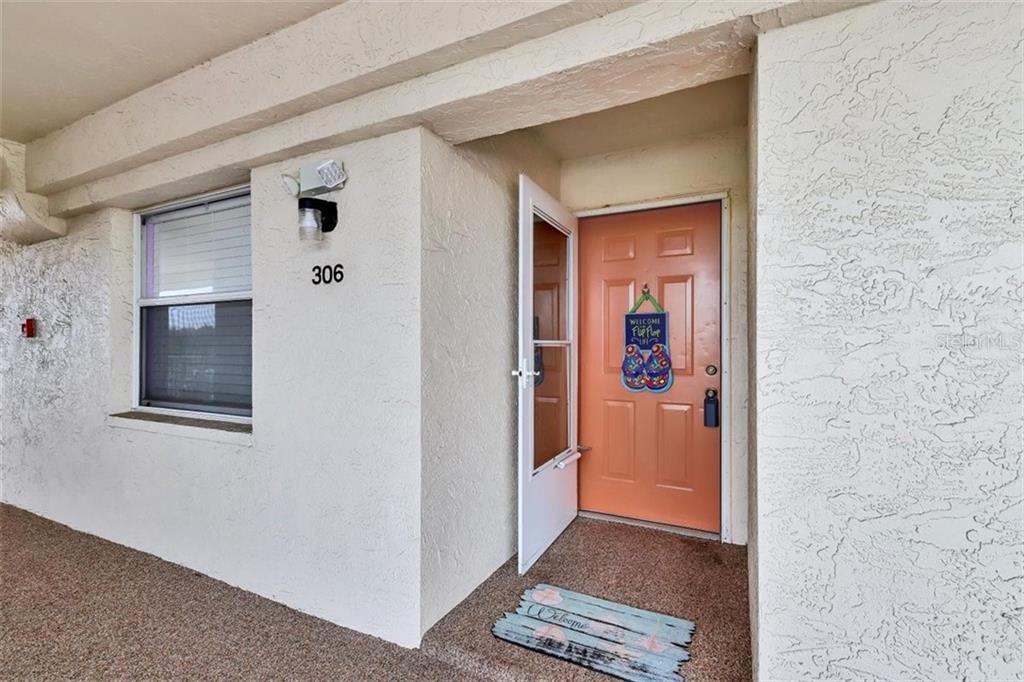 Property Photo: 7301 29th Avenue Drive W 306 FL 34209