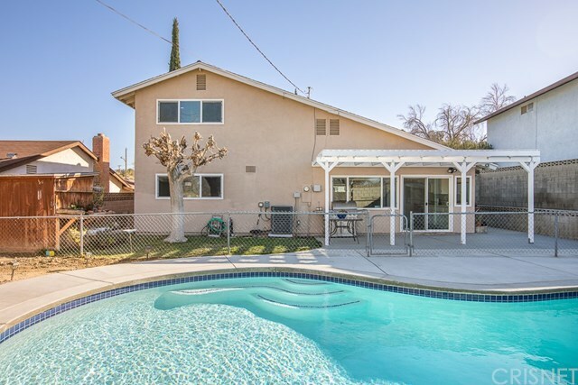 Property Photo:  337 E Avenue R12  CA 93550 