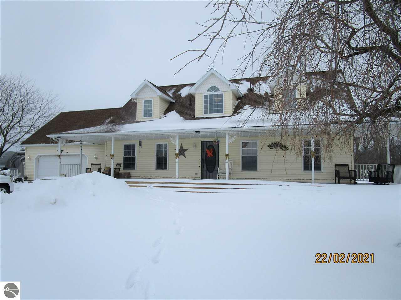 Property Photo:  341 E Pleasant Valley Road  MI 48883 