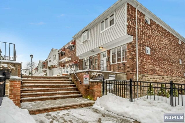 Property Photo:  34 Waldo Avenue 17  NJ 07306 