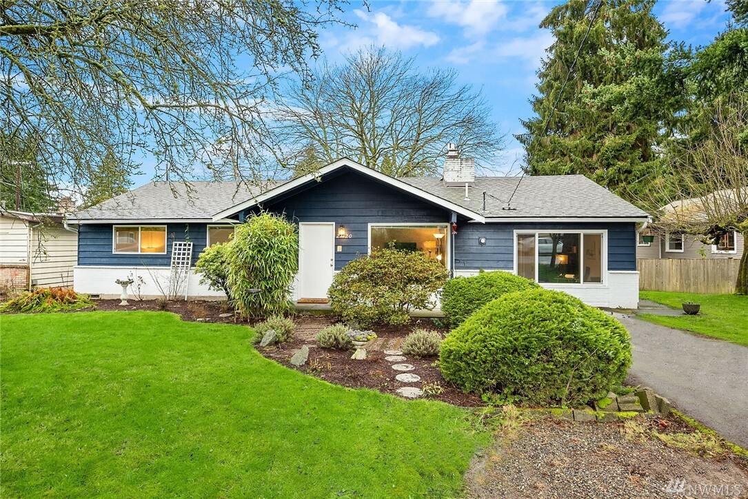 Property Photo: 21120 49th Ave W WA 98036