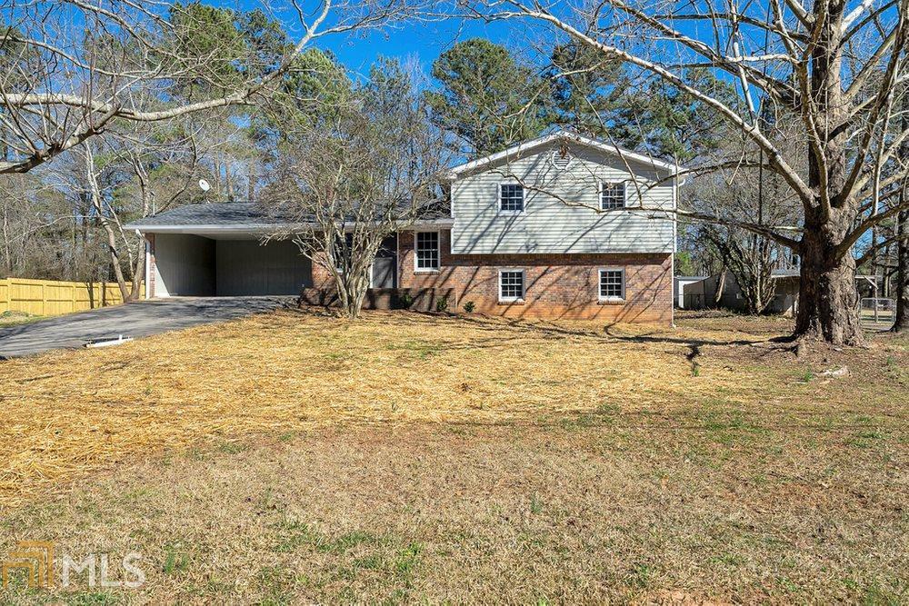 Property Photo: 20 E Knight Dr GA 30116