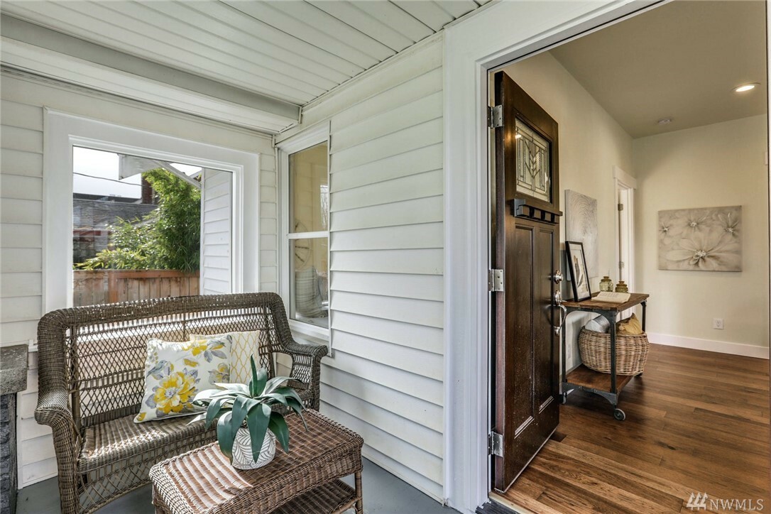 Property Photo: 3301 17th Ave S WA 98144