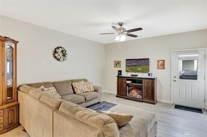 Property Photo:  19424 19th Av Ct E  WA 98387 